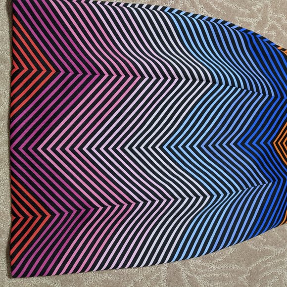 Jessica Simpson Chevron dress Size 6 - Picture 3 of 6
